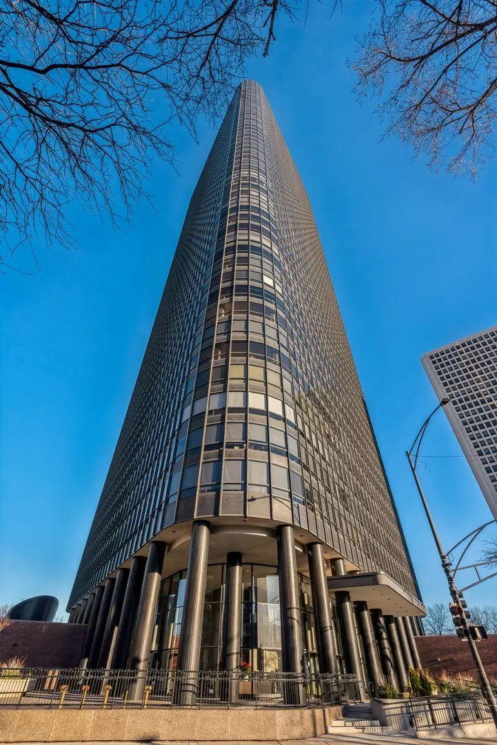 5415 N SHERIDAN Road 2009 IL