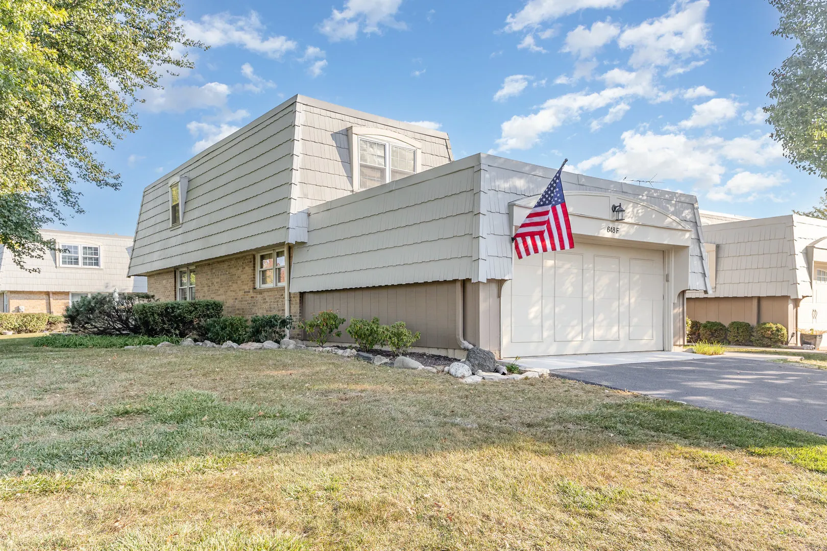 648 Dauphine Court F IL