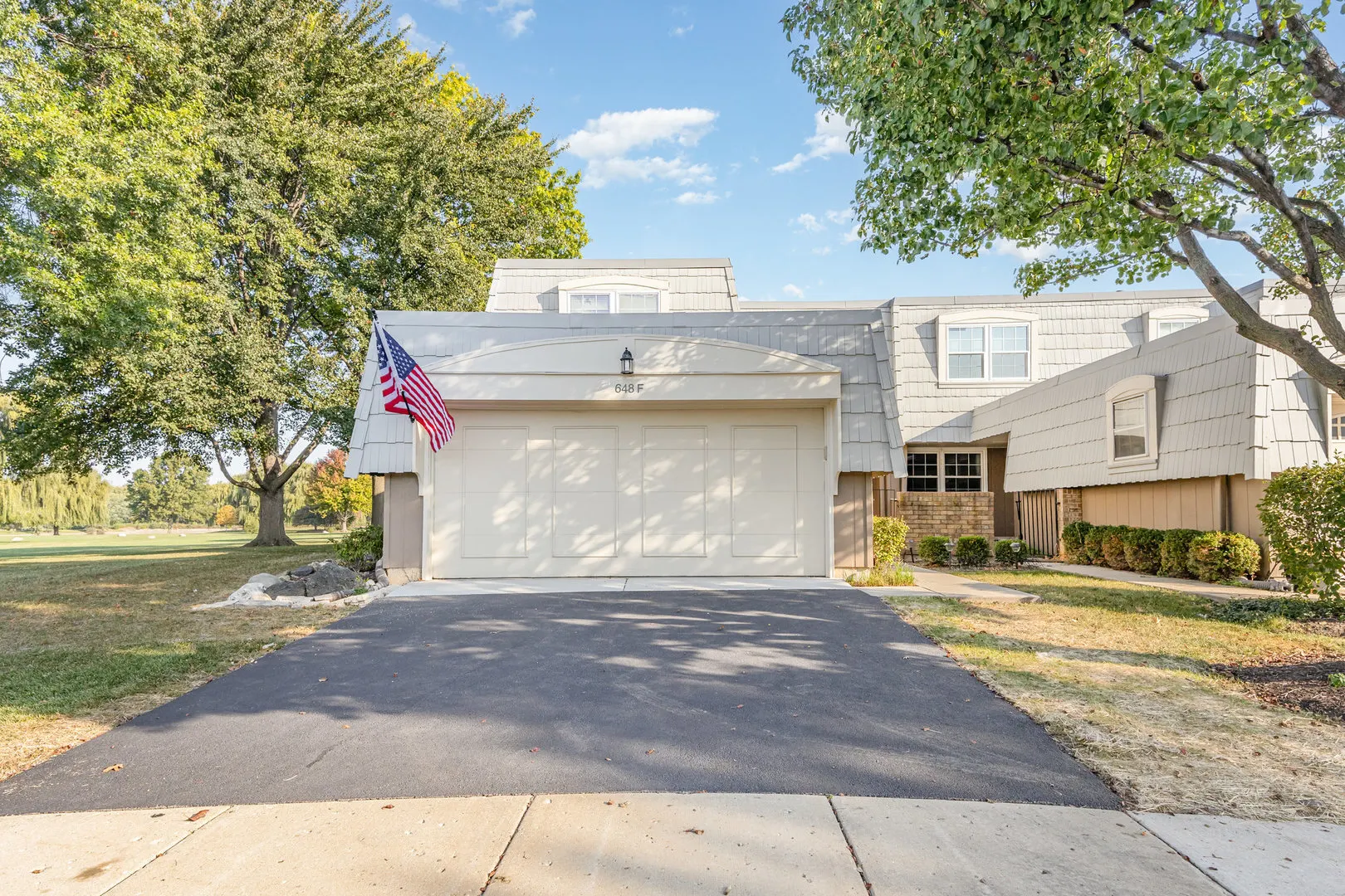 648 Dauphine Court F IL