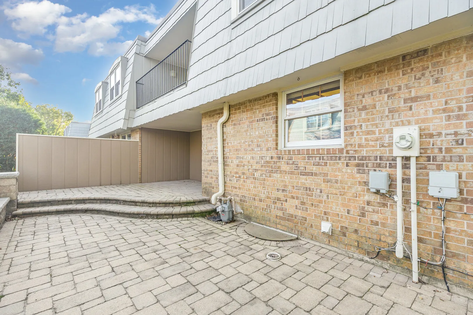 648 Dauphine Court F IL