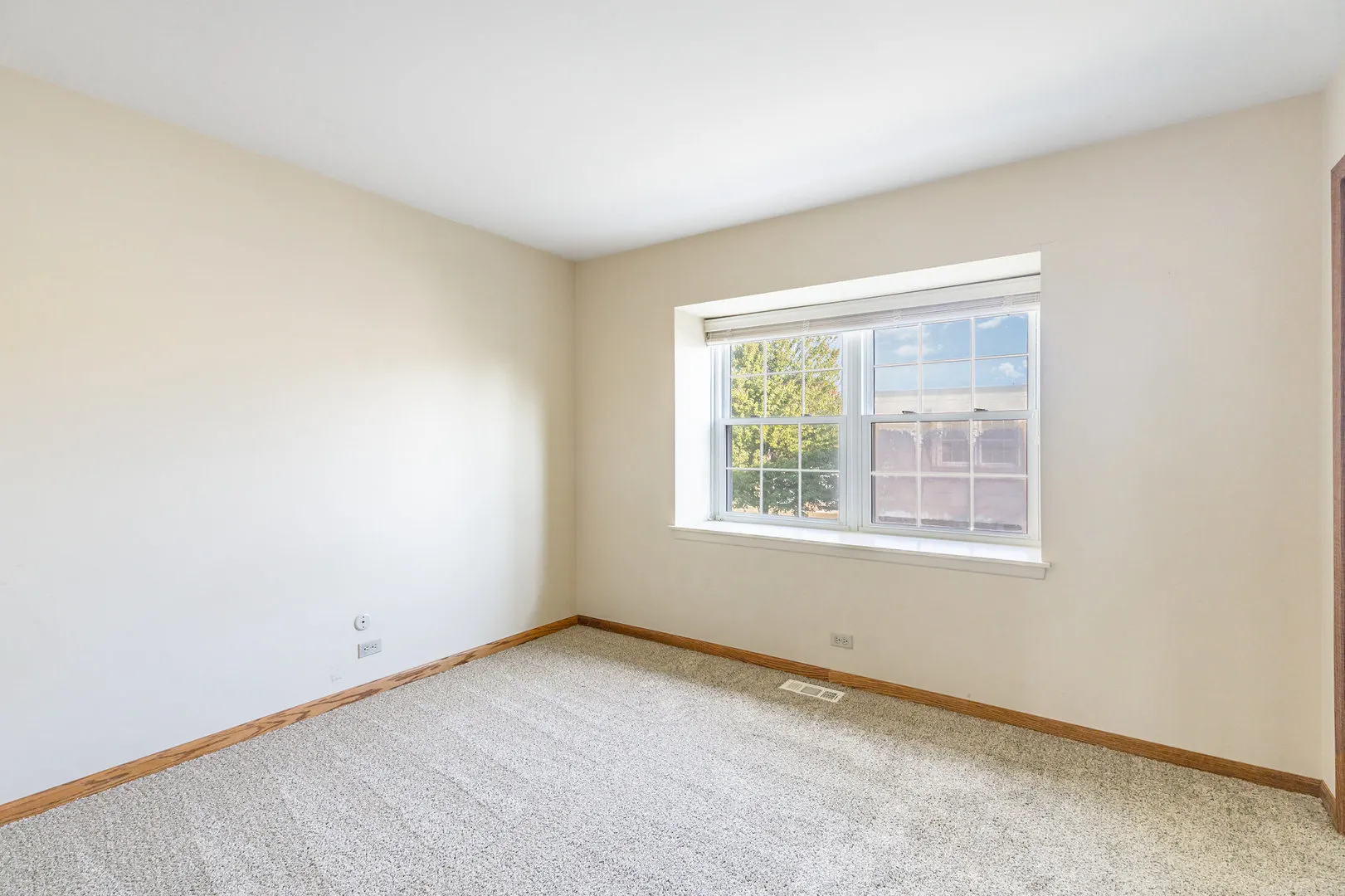 648 Dauphine Court F IL