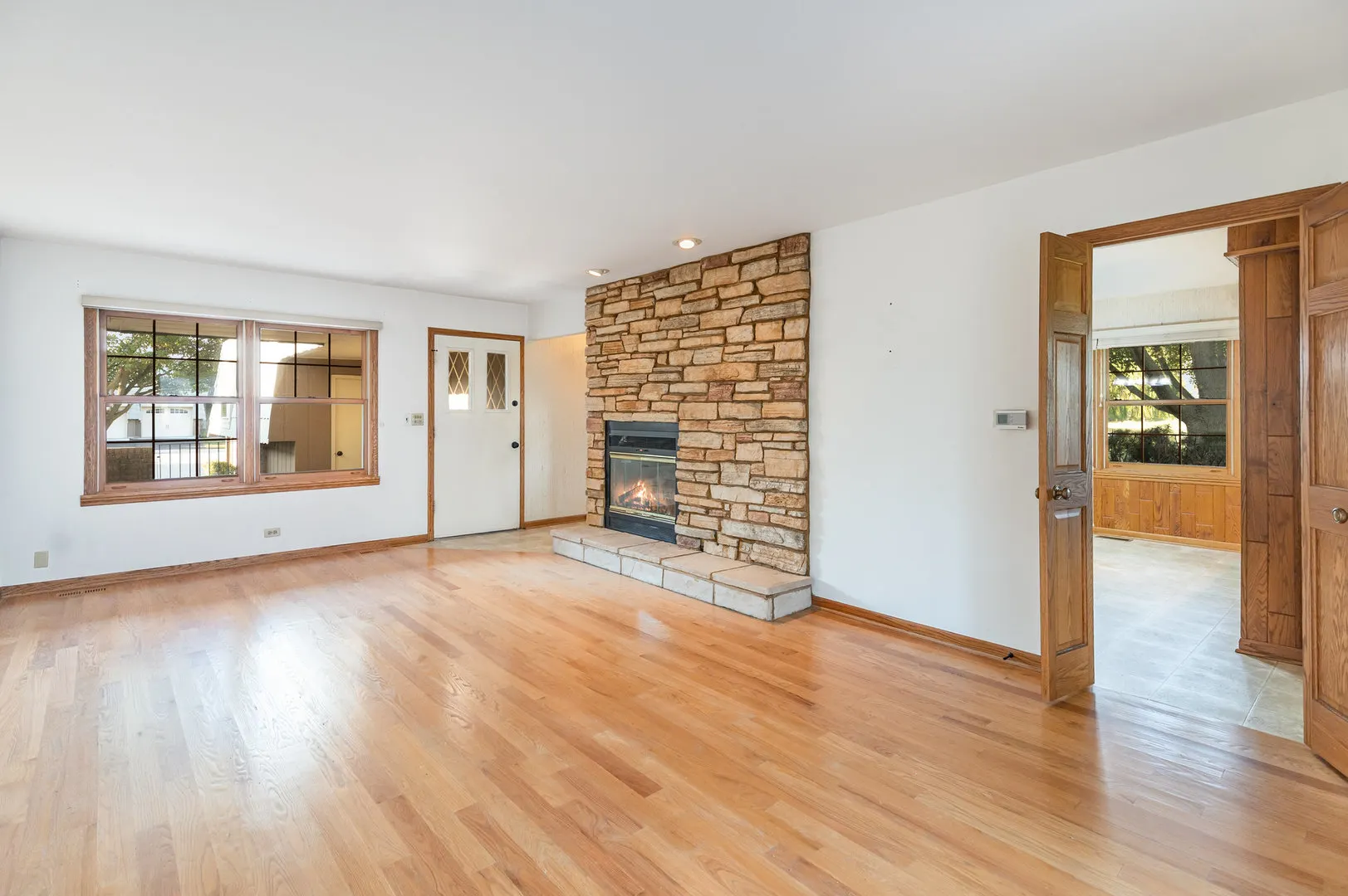 648 Dauphine Court F IL