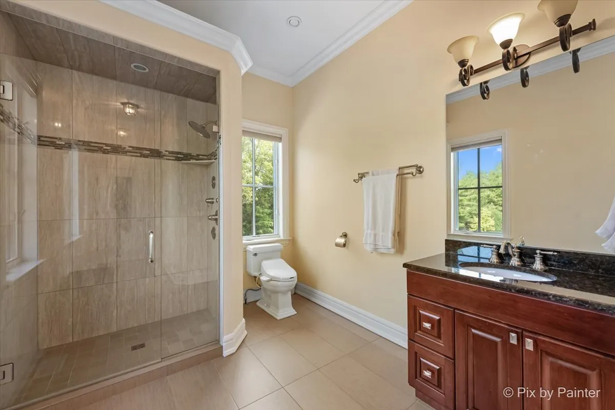27 W Onwentsia Road IL