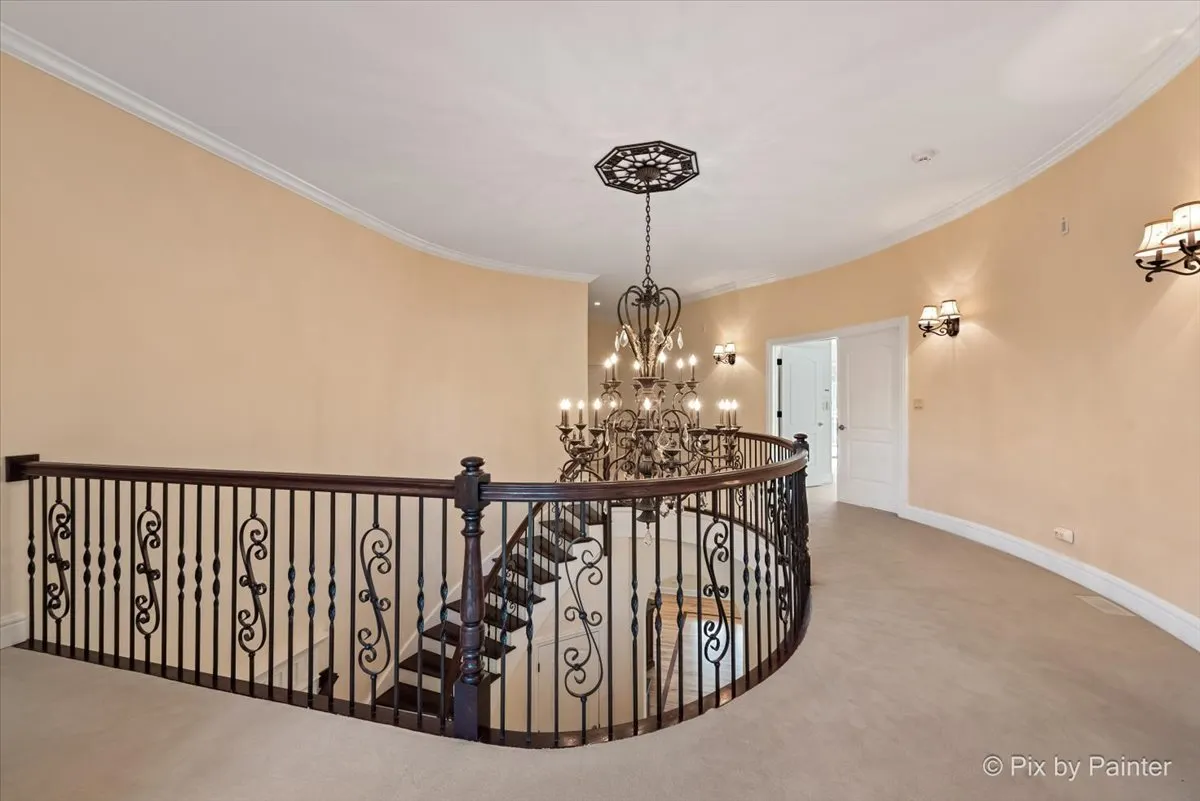 27 W Onwentsia Road IL