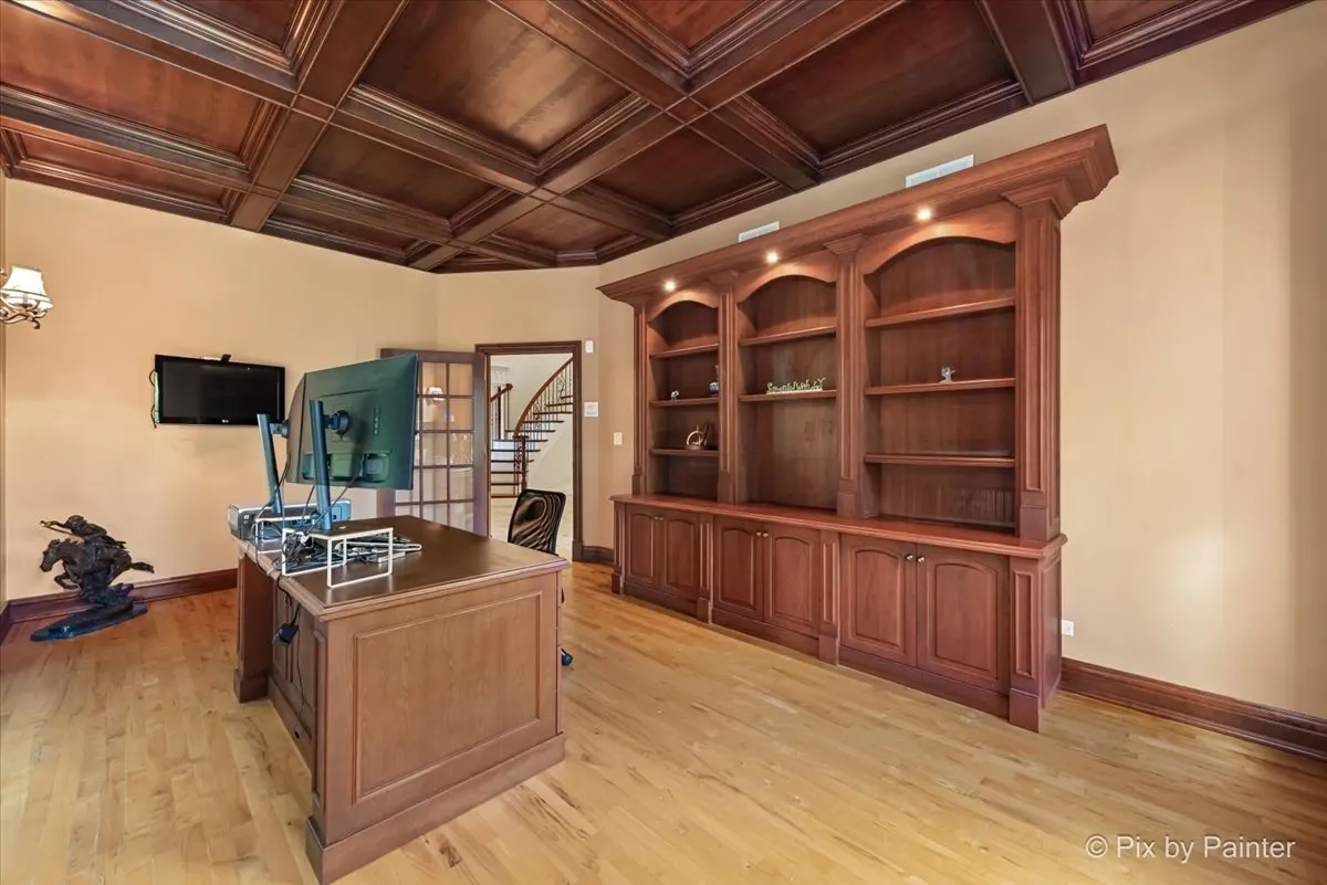 27 W Onwentsia Road IL