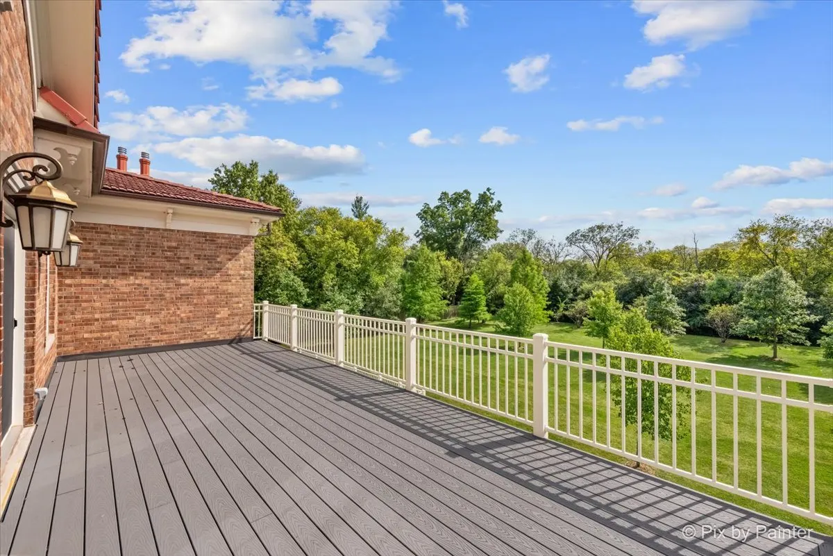 27 W Onwentsia Road IL