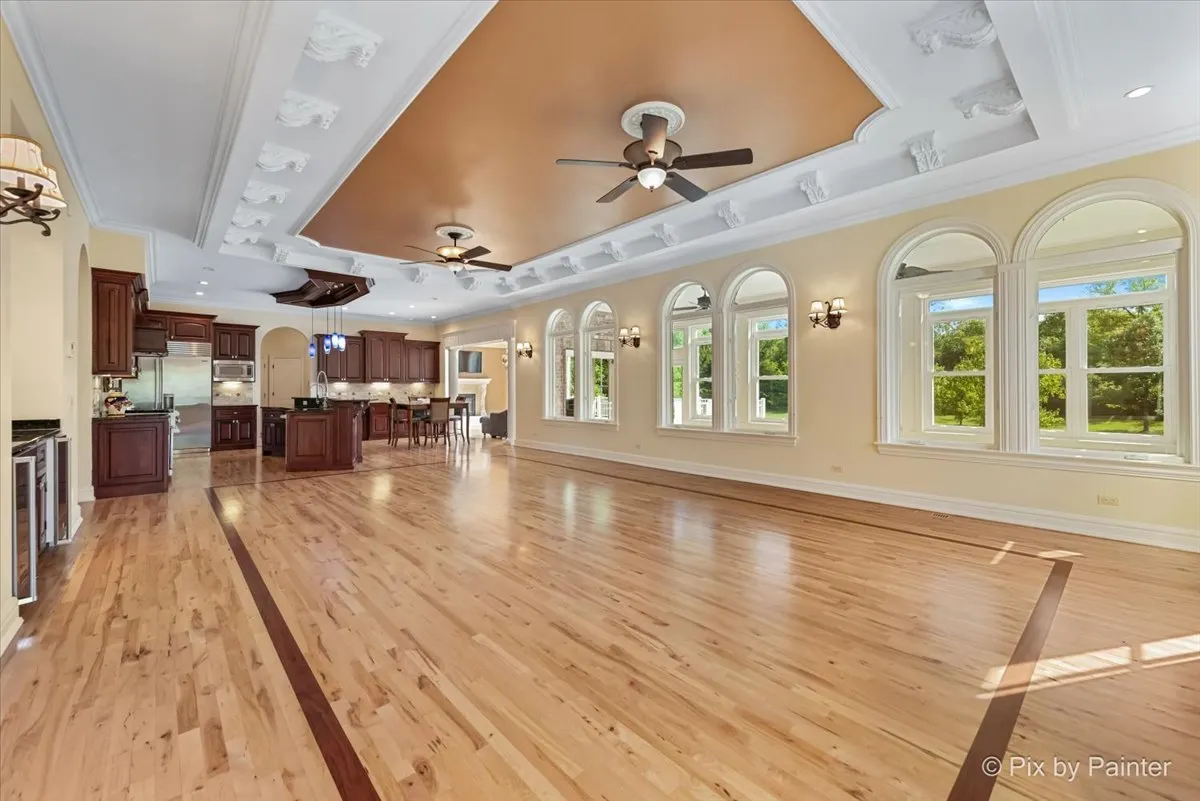 27 W Onwentsia Road IL