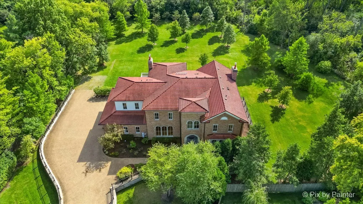 27 W Onwentsia Road IL