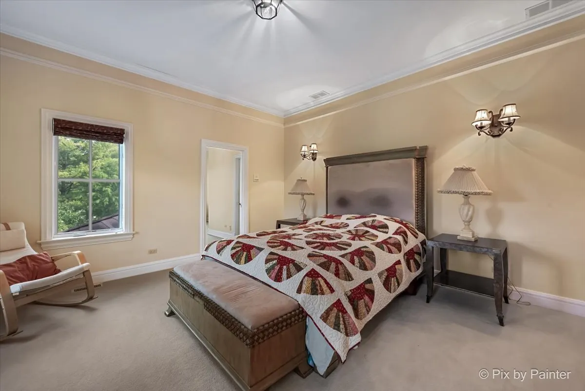 27 W Onwentsia Road IL
