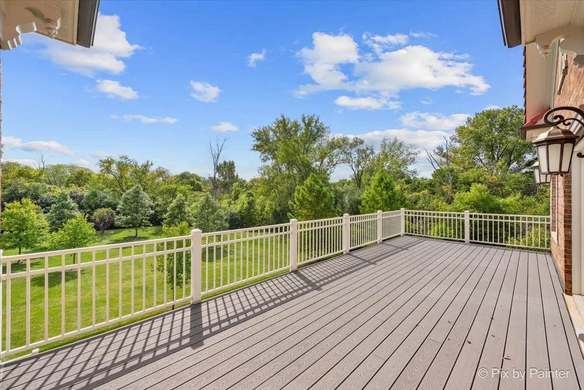 27 W Onwentsia Road IL