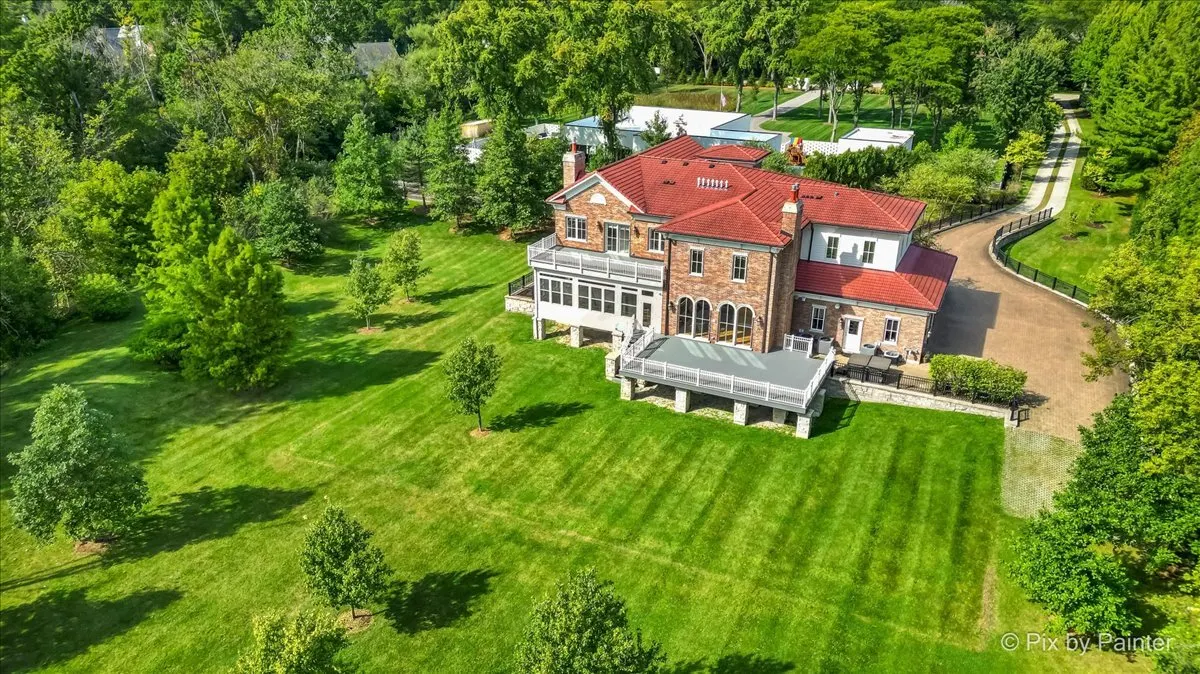 27 W Onwentsia Road IL