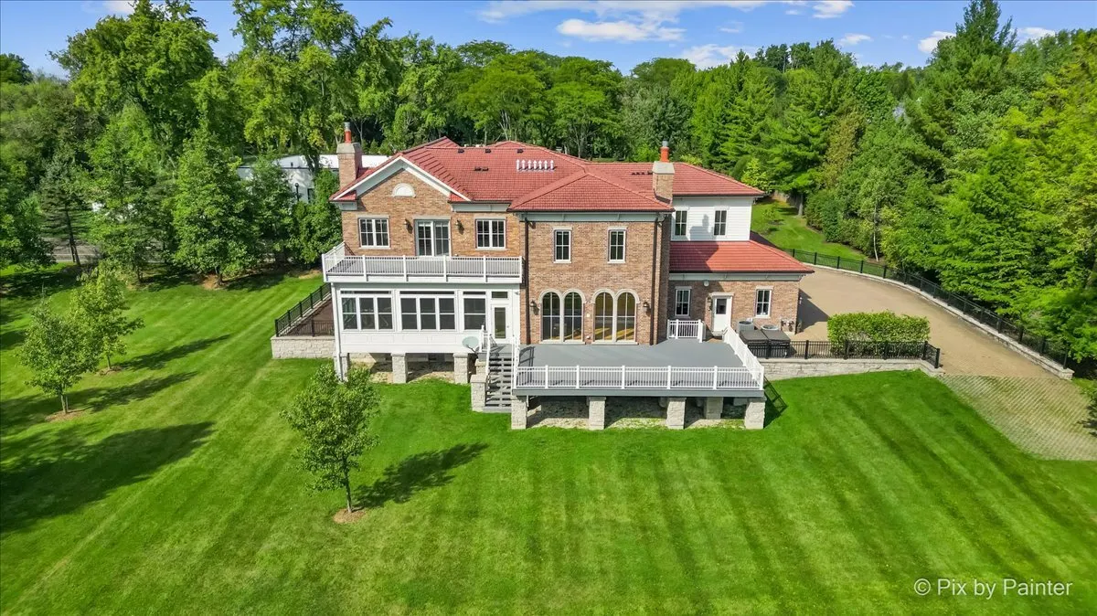 27 W Onwentsia Road IL