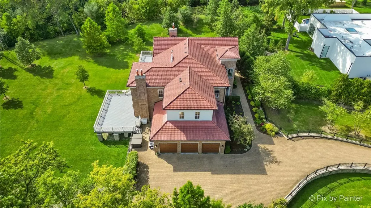 27 W Onwentsia Road IL