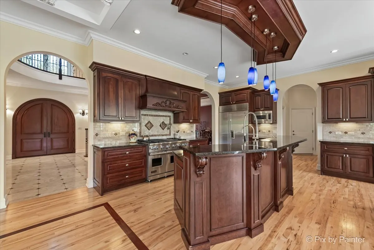 27 W Onwentsia Road IL