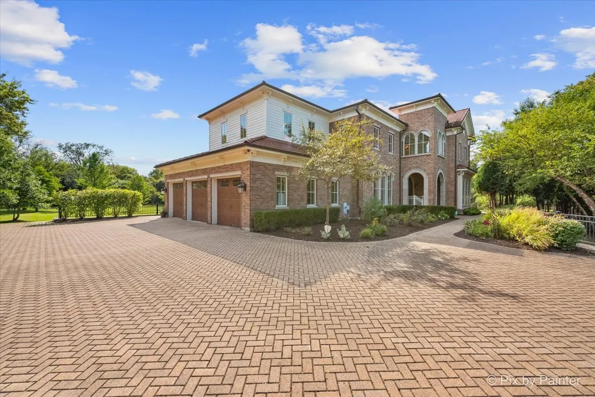 27 W Onwentsia Road IL