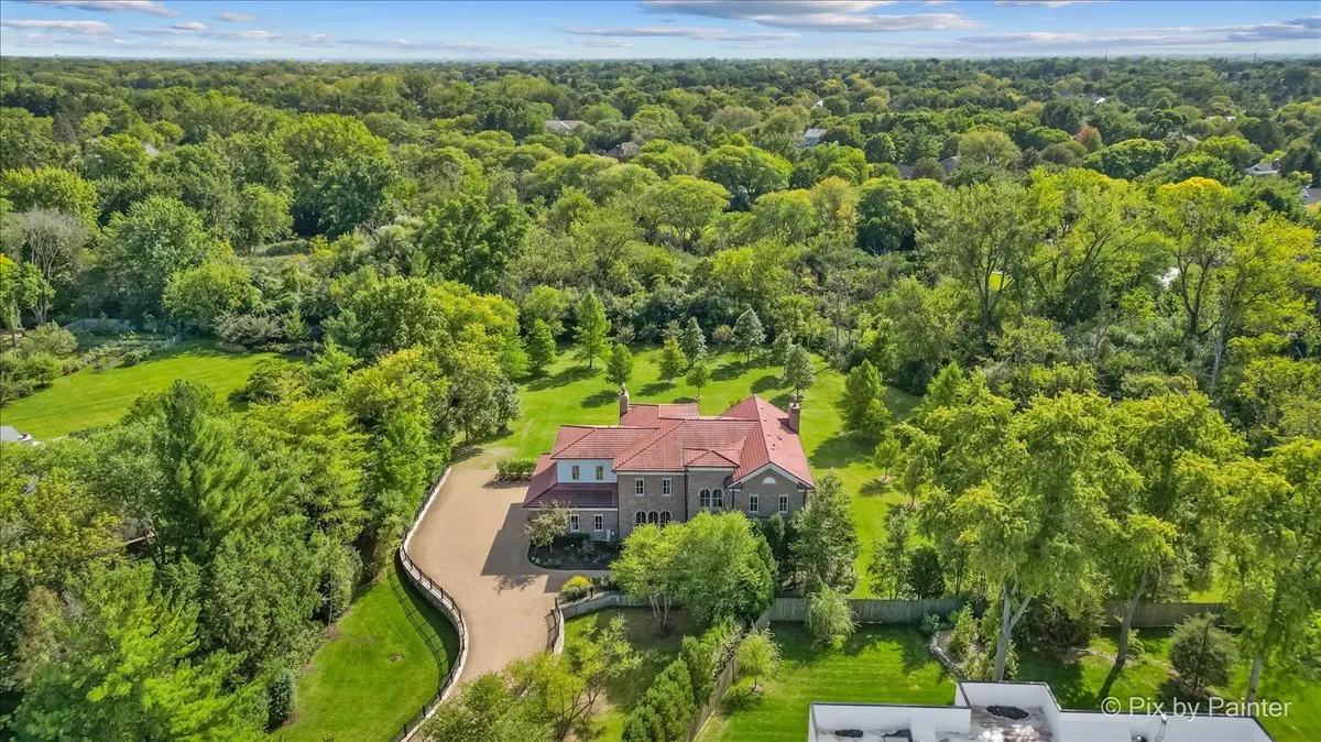 27 W Onwentsia Road IL