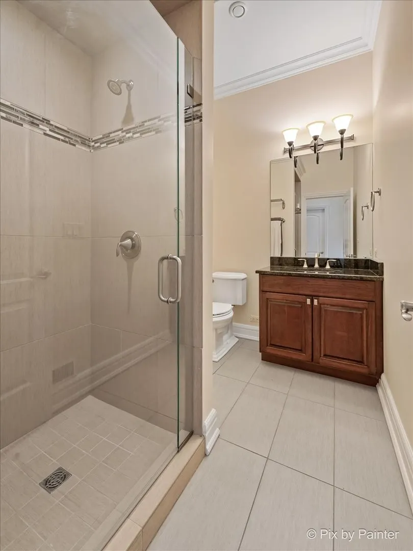 27 W Onwentsia Road IL