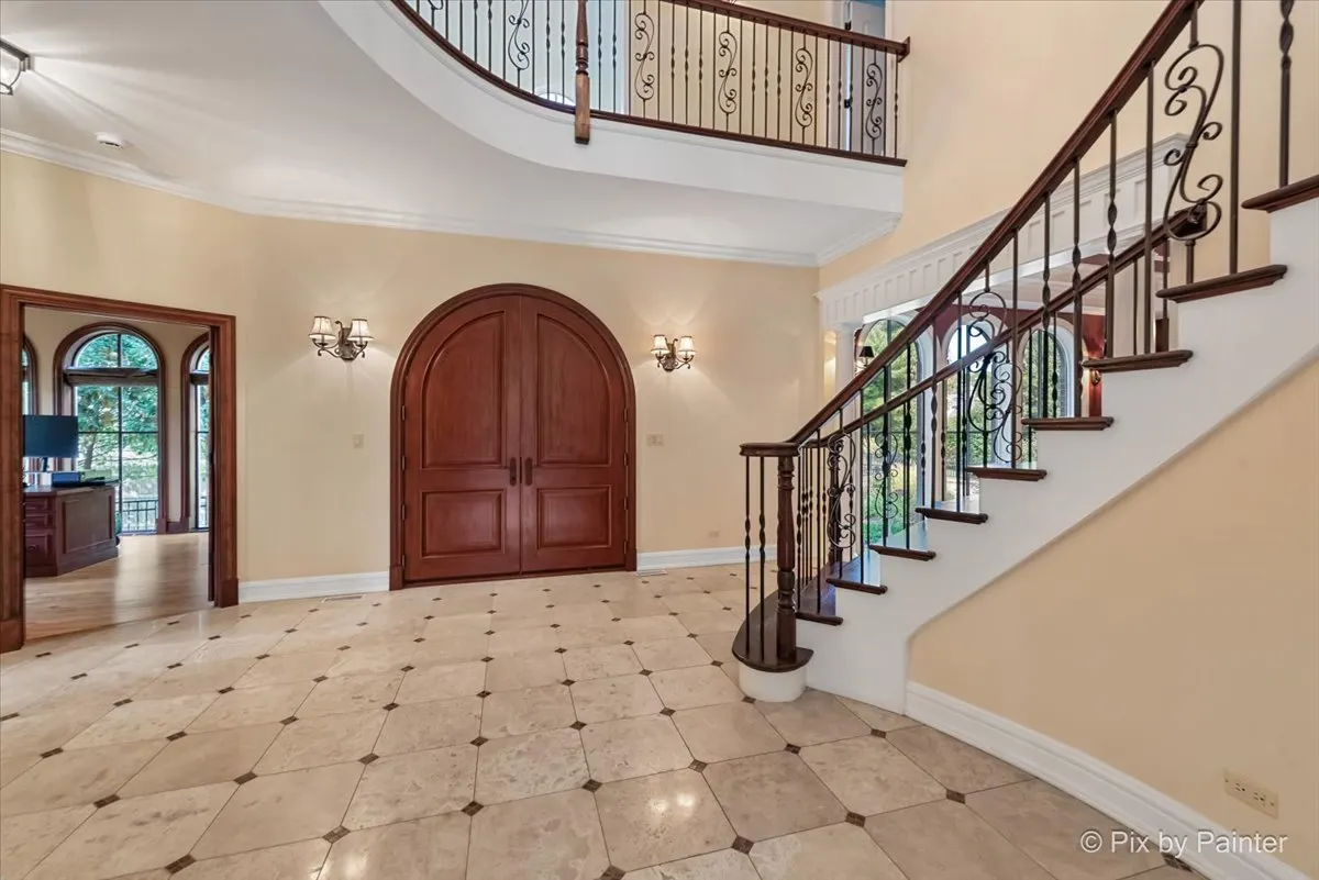 27 W Onwentsia Road IL