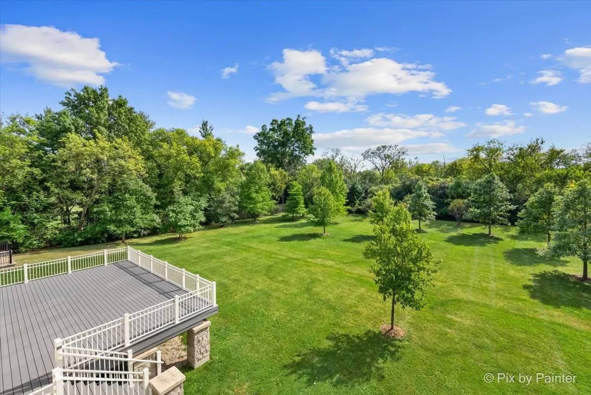 27 W Onwentsia Road IL
