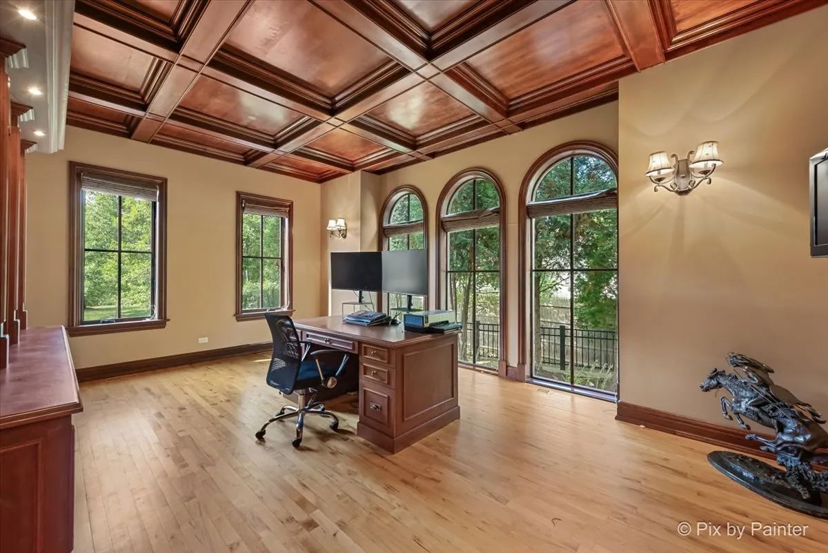 27 W Onwentsia Road IL