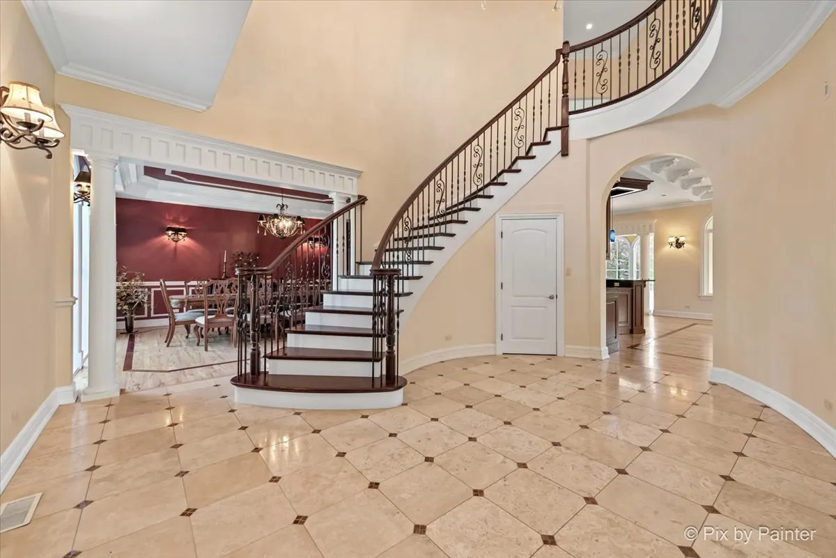 27 W Onwentsia Road IL