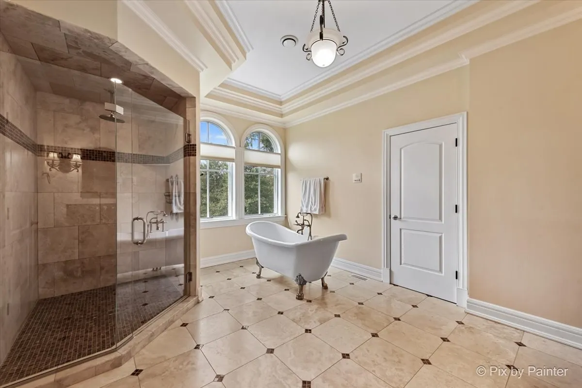 27 W Onwentsia Road IL