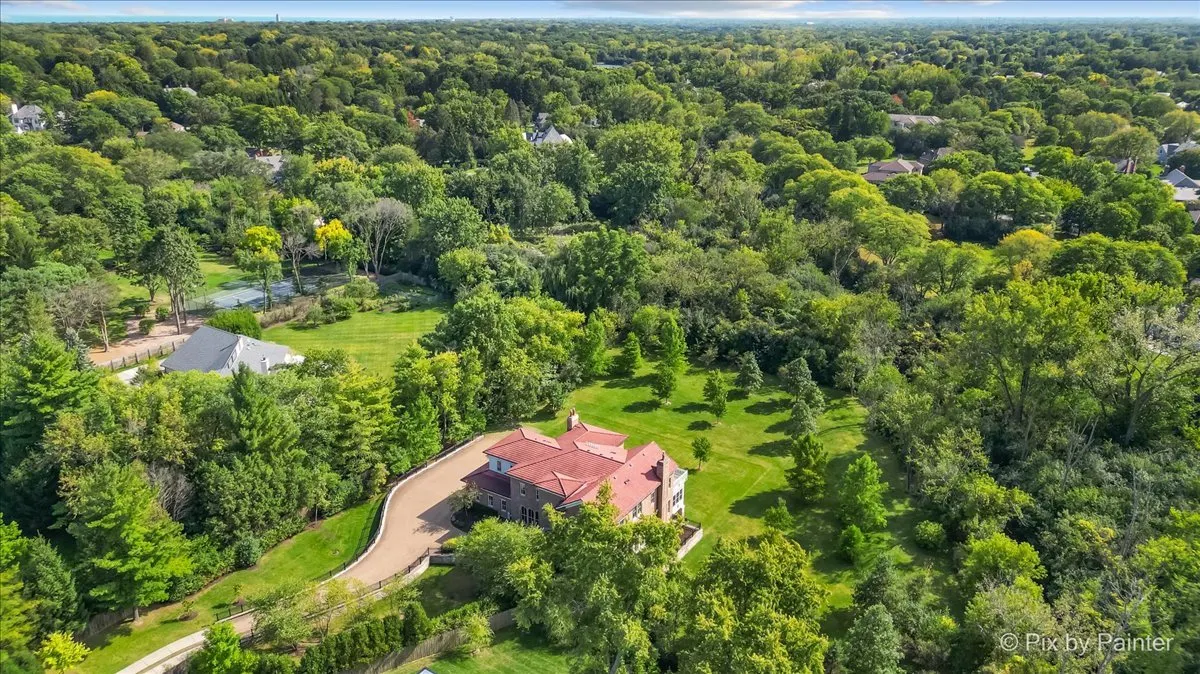 27 W Onwentsia Road IL