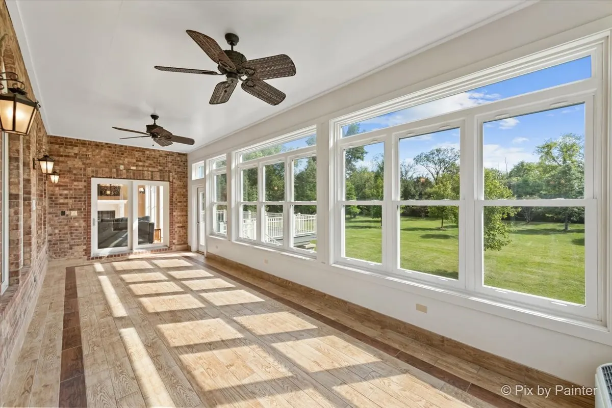 27 W Onwentsia Road IL