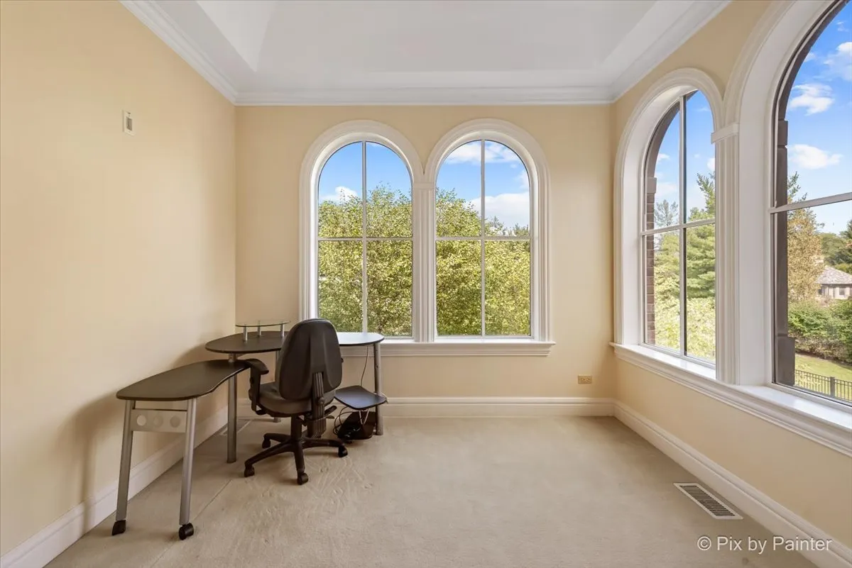 27 W Onwentsia Road IL