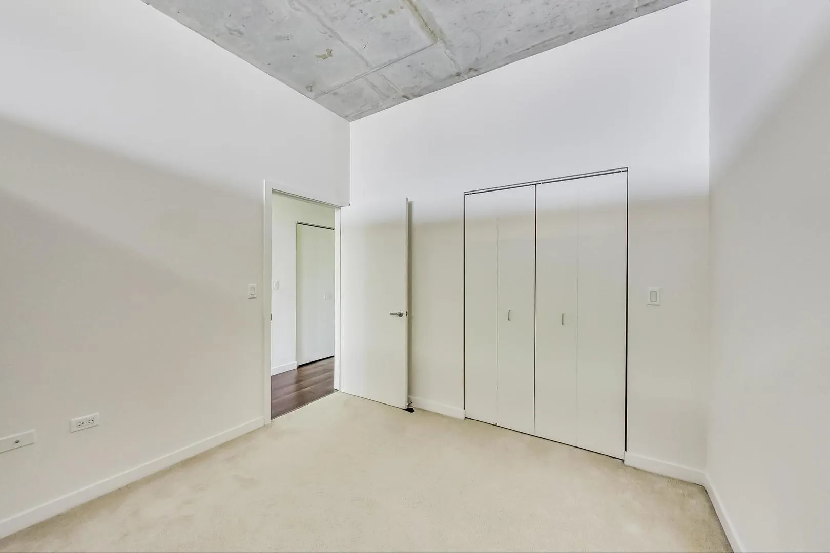 235 W Van Buren Street 4107 IL