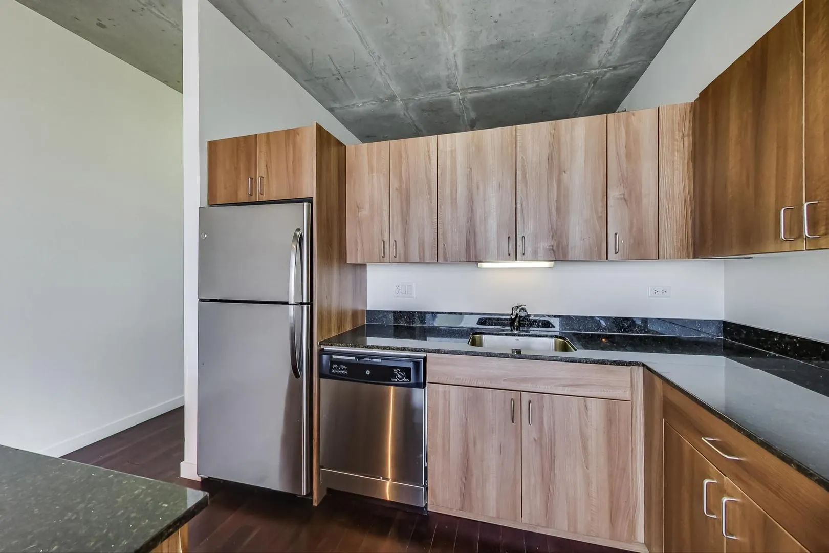 235 W Van Buren Street 4107 IL