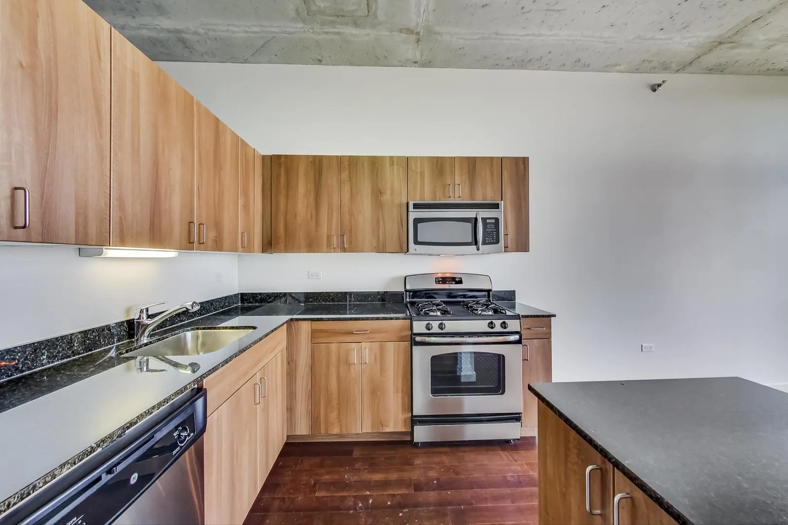 235 W Van Buren Street 4107 IL