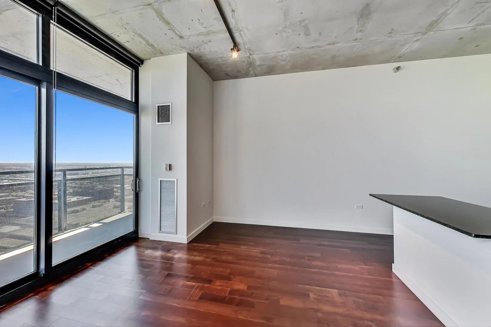 235 W Van Buren Street 4107 IL