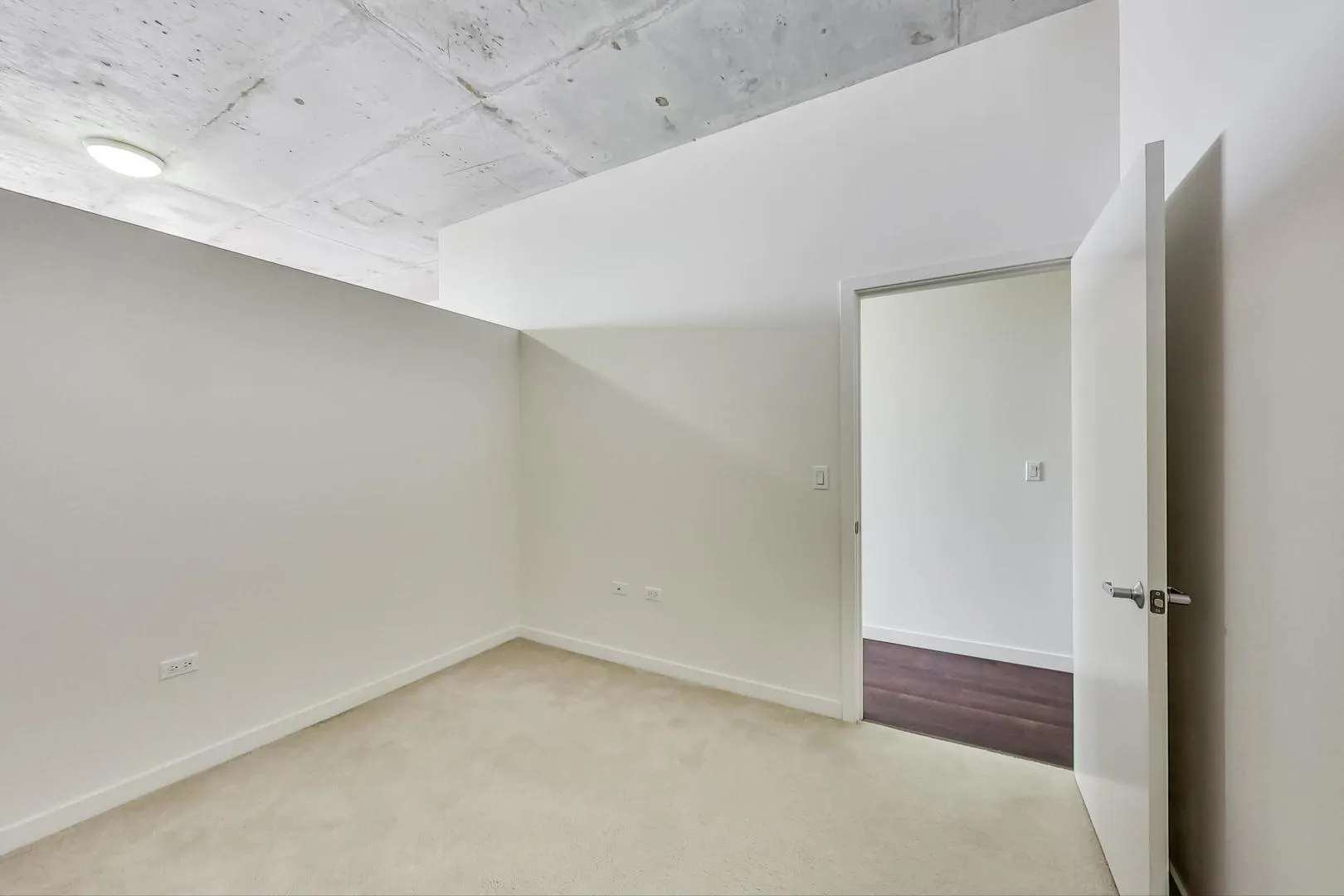 235 W Van Buren Street 4107 IL