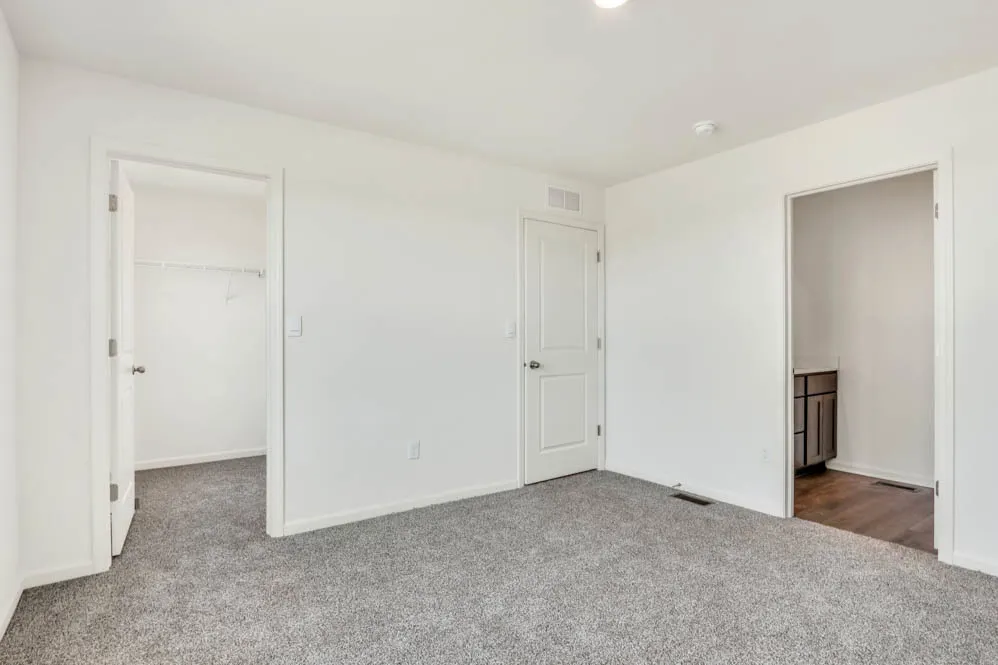 436 Lakeshore Court IL