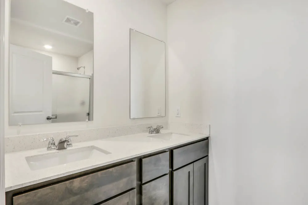 436 Lakeshore Court IL