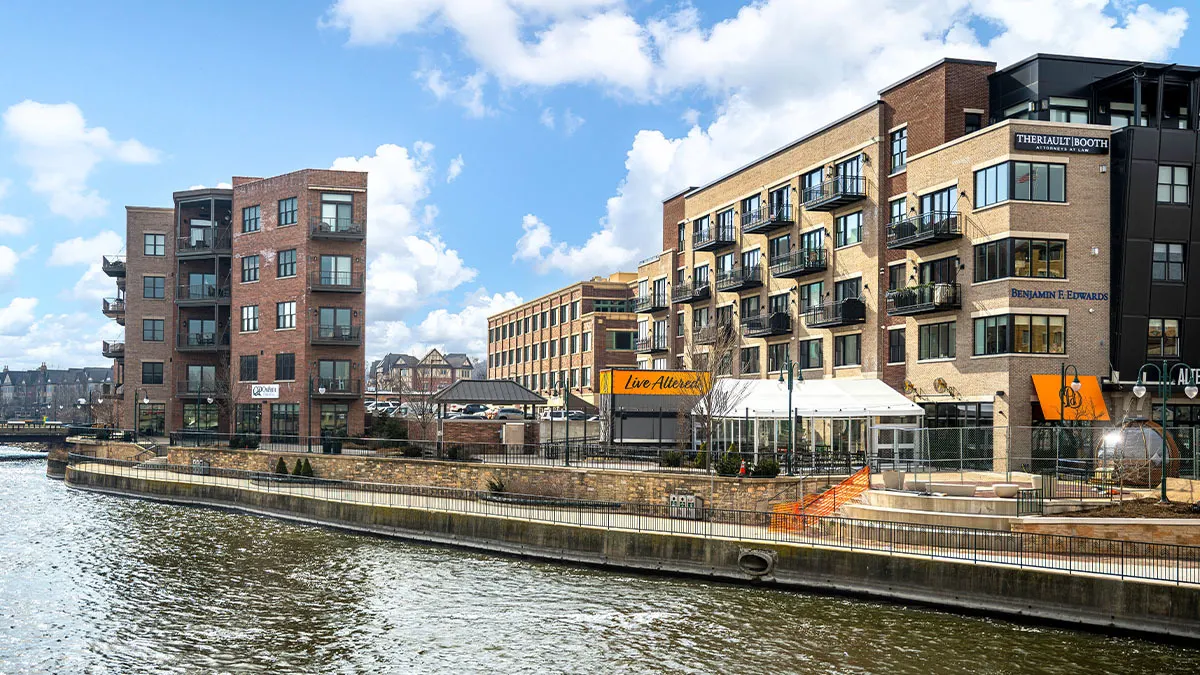 440 lakeshore Court IL