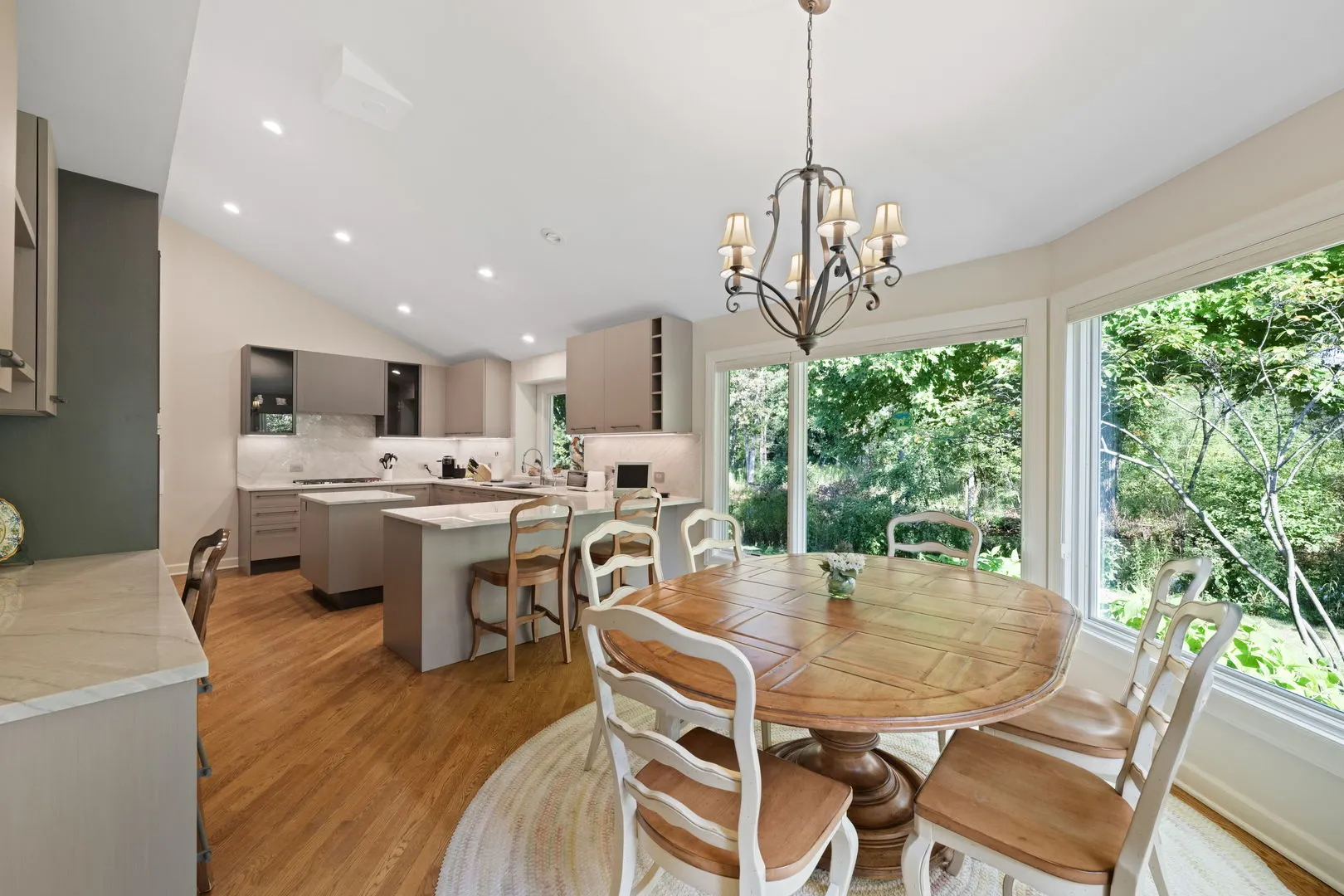 1605 Freesia Court IL