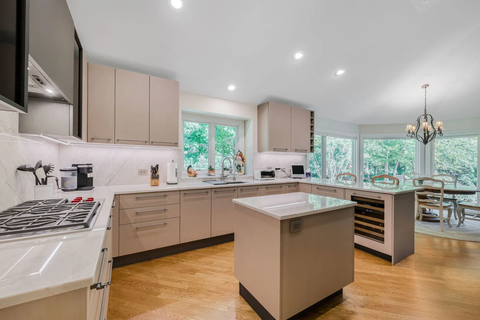 1605 Freesia Court IL