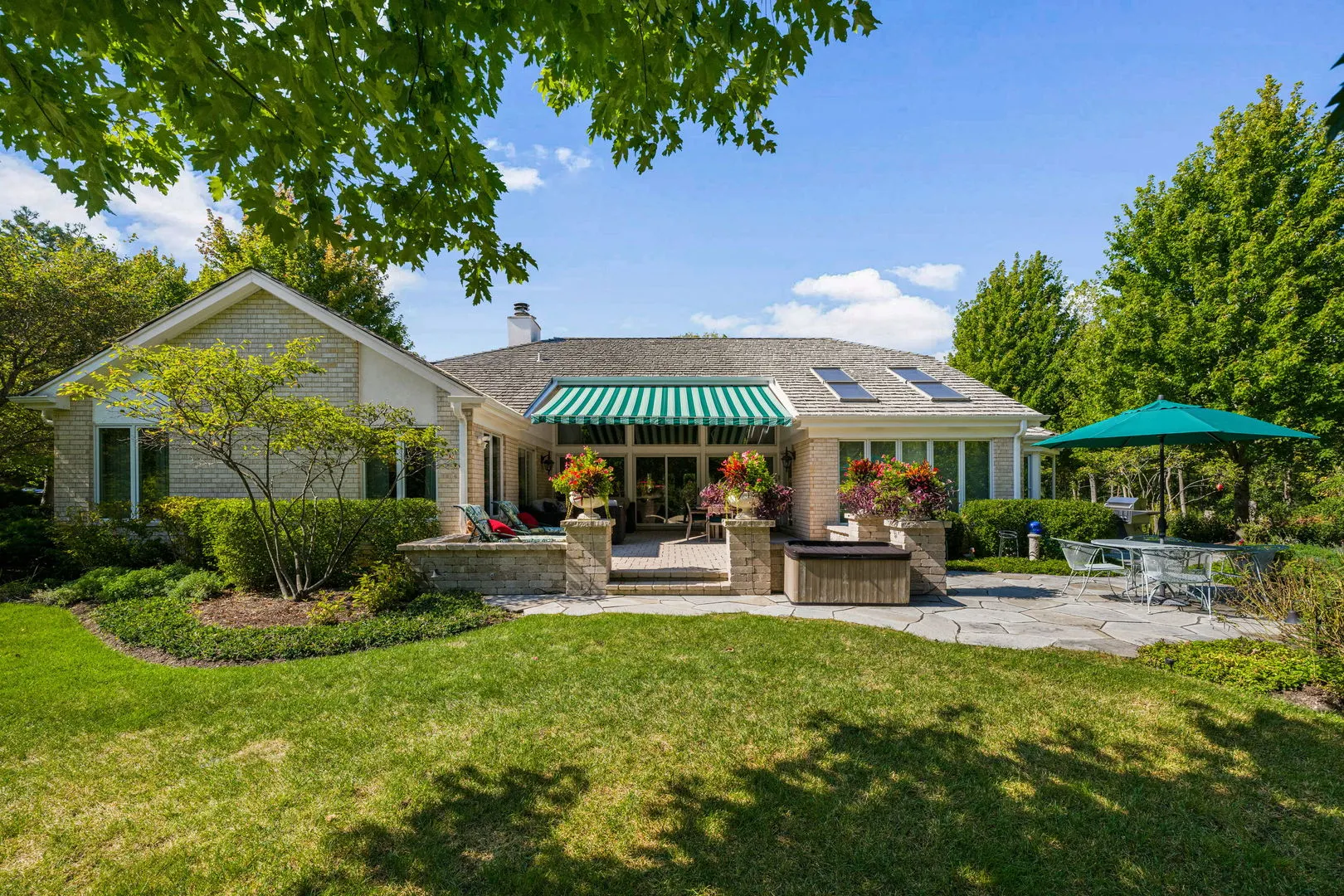 1605 Freesia Court IL