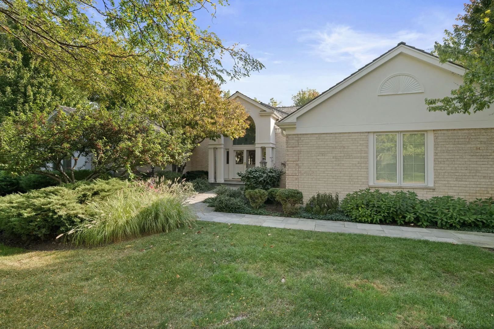 1605 Freesia Court IL