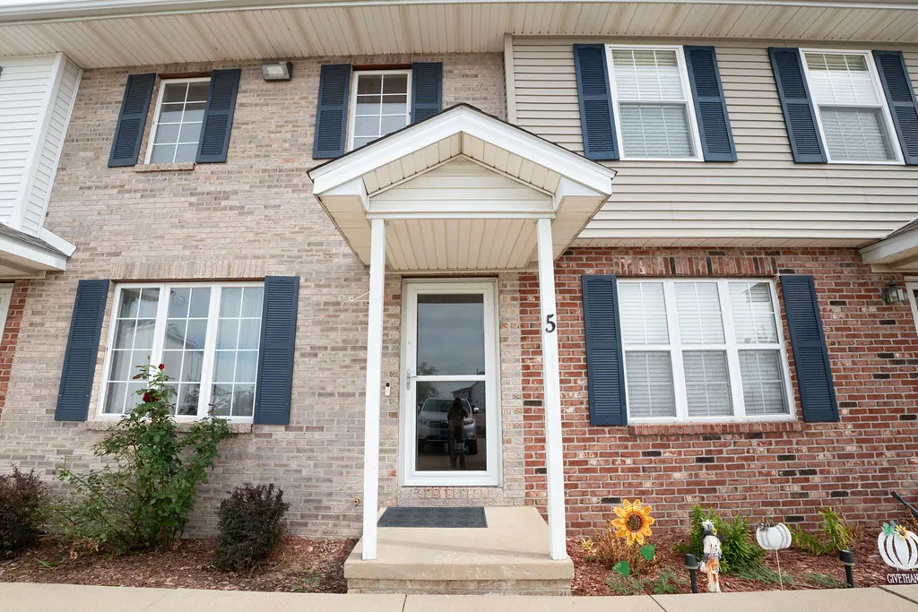 31 Fetzer Drive 5 IL