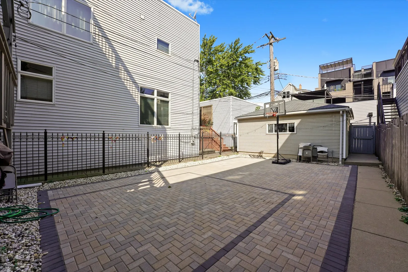 1516 W Nelson Street W 2 IL