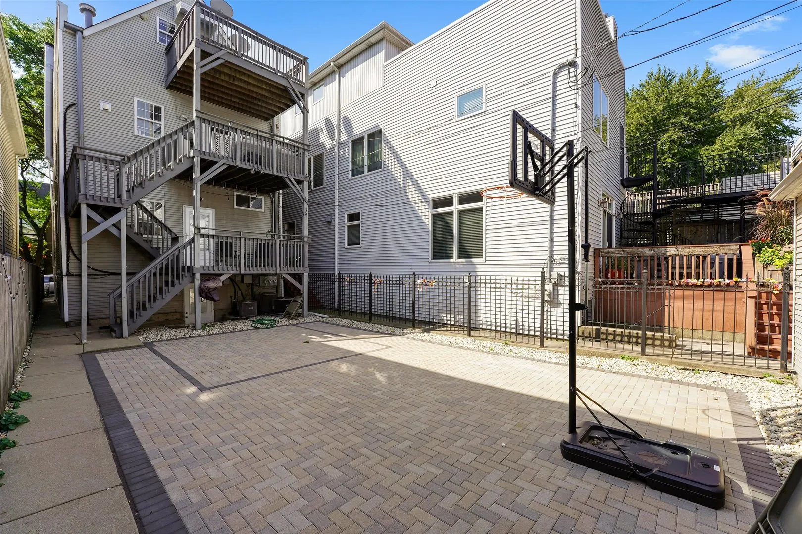 1516 W Nelson Street W 2 IL