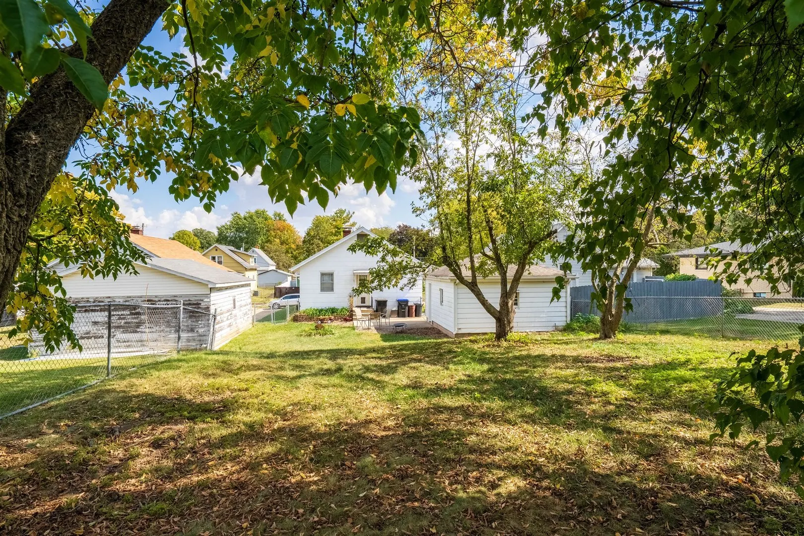 1227 Low Street IL