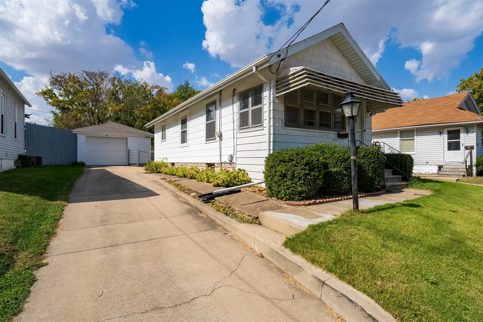 1227 Low Street IL