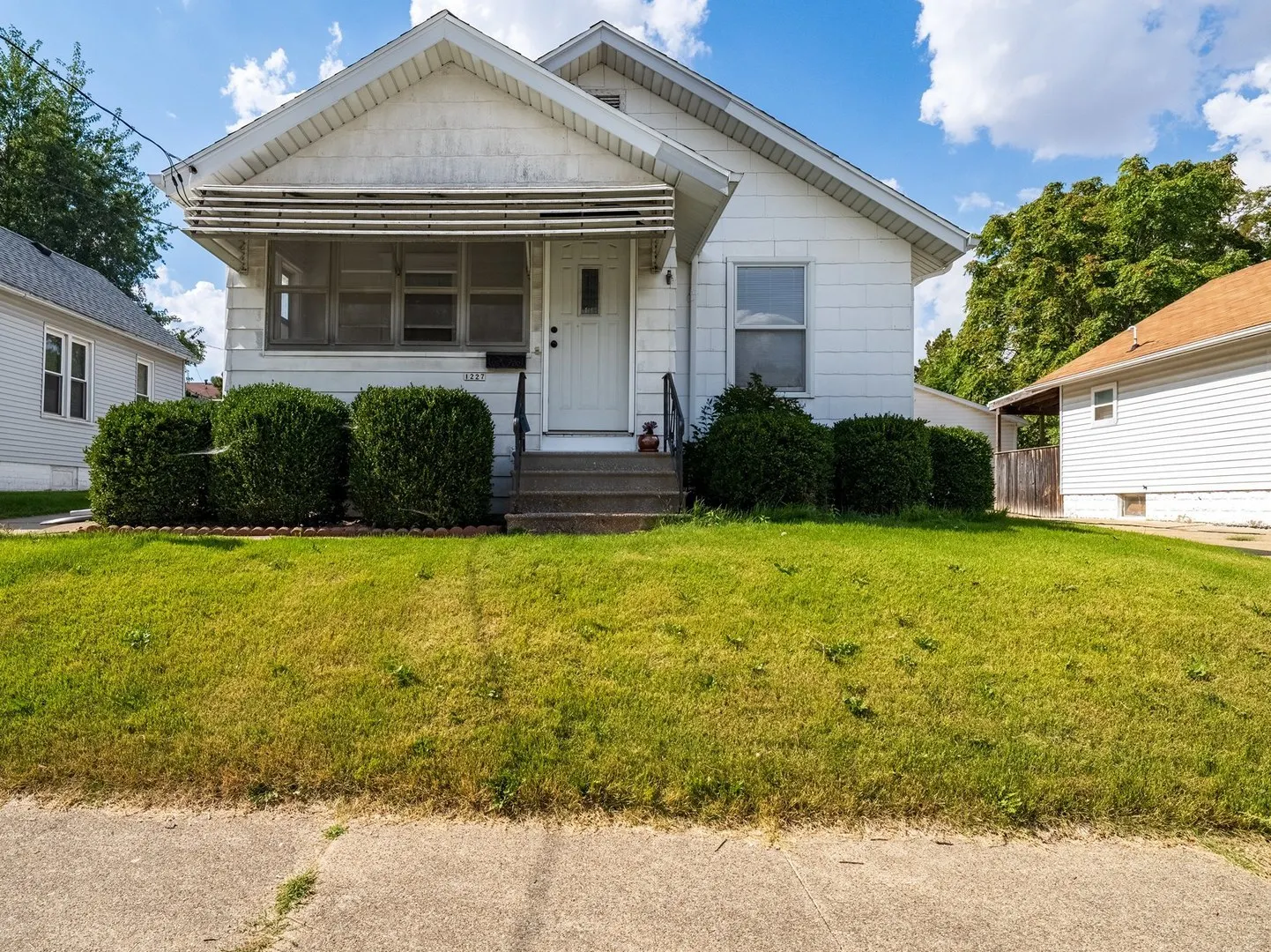 1227 Low Street IL