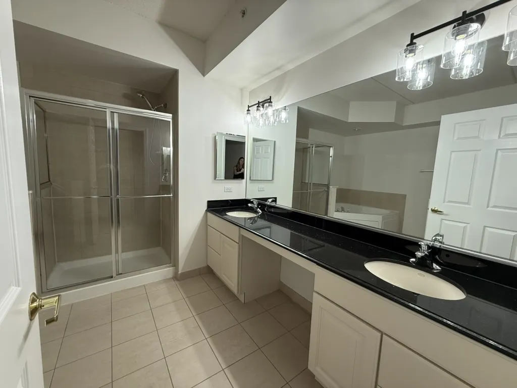 3401 N Carriageway Drive 307 IL