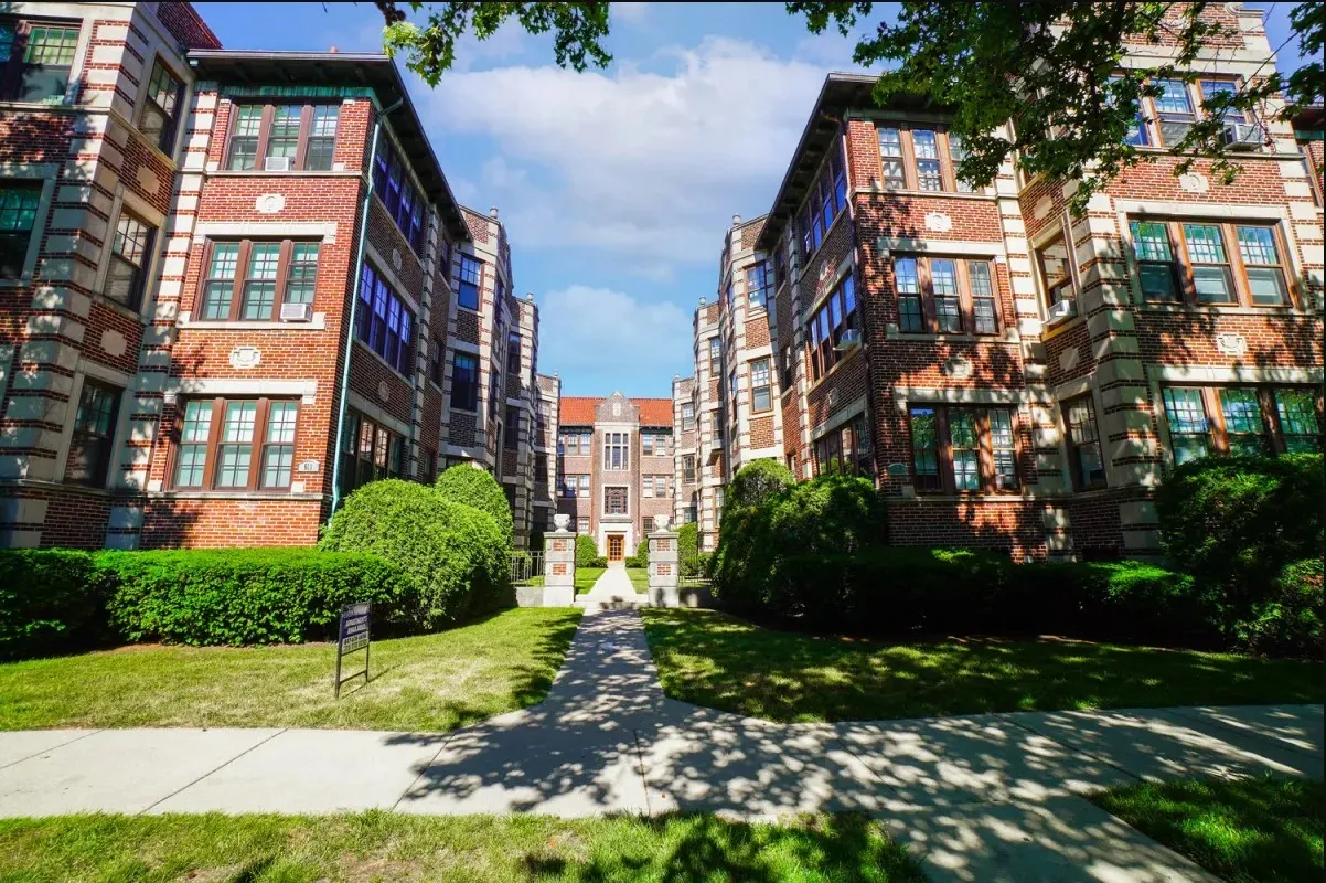 624 Sheridan Road 2 IL