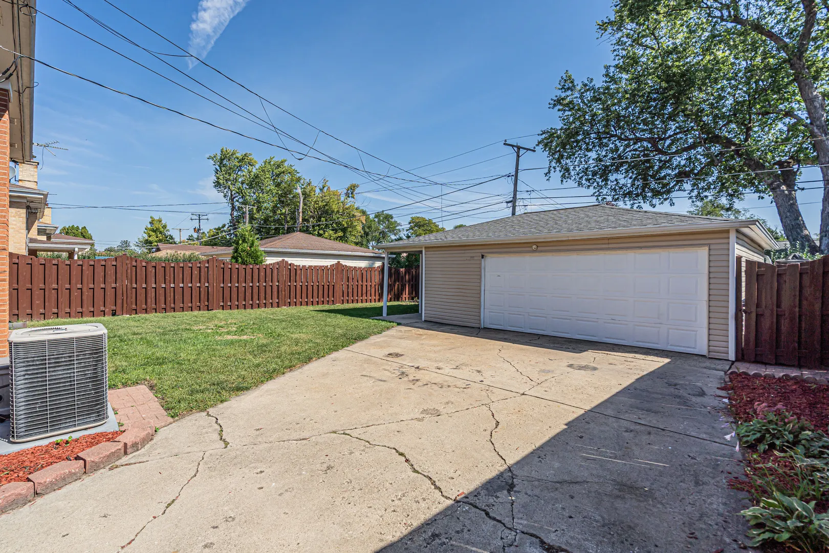 1665 S Elm Street IL